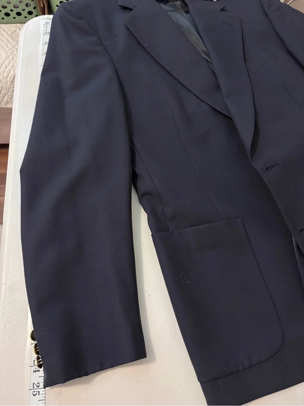 Vintage Mens Burberry Gold Button Sport Coat Size 40R Navy Blue Ivy Style Wool